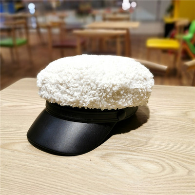 Női téli pehely sapka napellenzővel barna, bézs, sárga, fekete és fehér színben