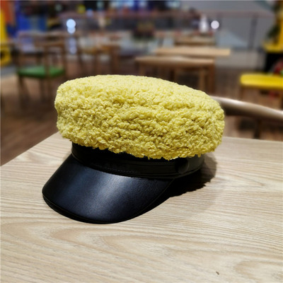 Női téli pehely sapka napellenzővel barna, bézs, sárga, fekete és fehér színben