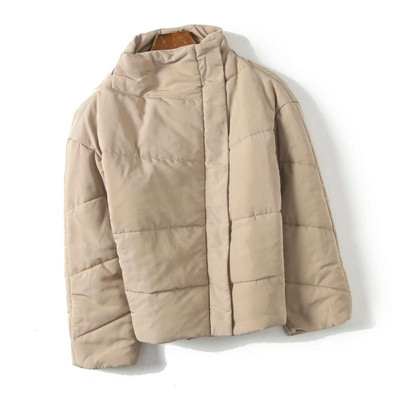 Rövid őszi-téli kabát aszimmetrikus rögzítéssel bézs és zöld színben