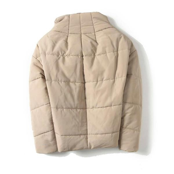 Rövid őszi-téli kabát aszimmetrikus rögzítéssel bézs és zöld színben