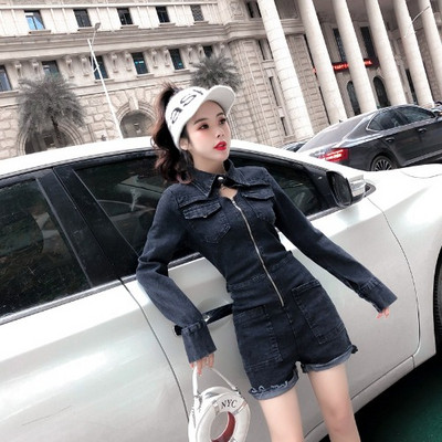 Salopetă scurtă din denim cu fermoar și guler clasic în negru