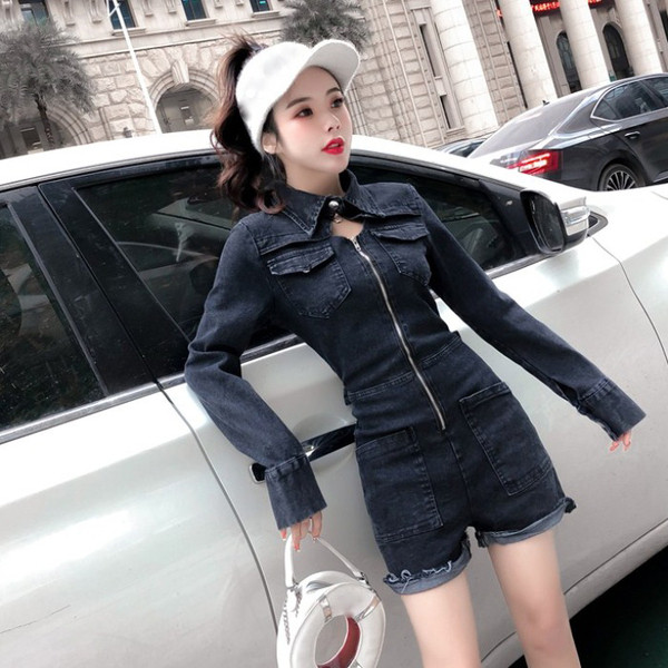 Salopetă scurtă din denim cu fermoar și guler clasic în negru