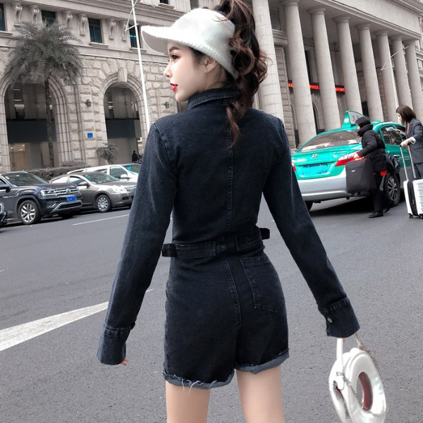 Salopetă scurtă din denim cu fermoar și guler clasic în negru