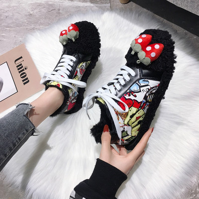 Model nou de pantofi de dama cu element 3D si aplicare de culoare in culoarea verde, maro si bej