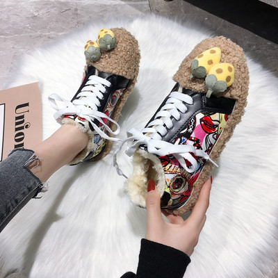 Model nou de pantofi de dama cu element 3D si aplicare de culoare in culoarea verde, maro si bej