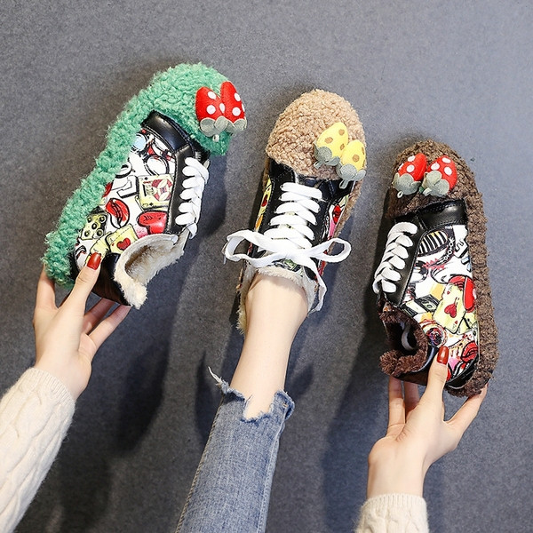 Model nou de pantofi de dama cu element 3D si aplicare de culoare in culoarea verde, maro si bej