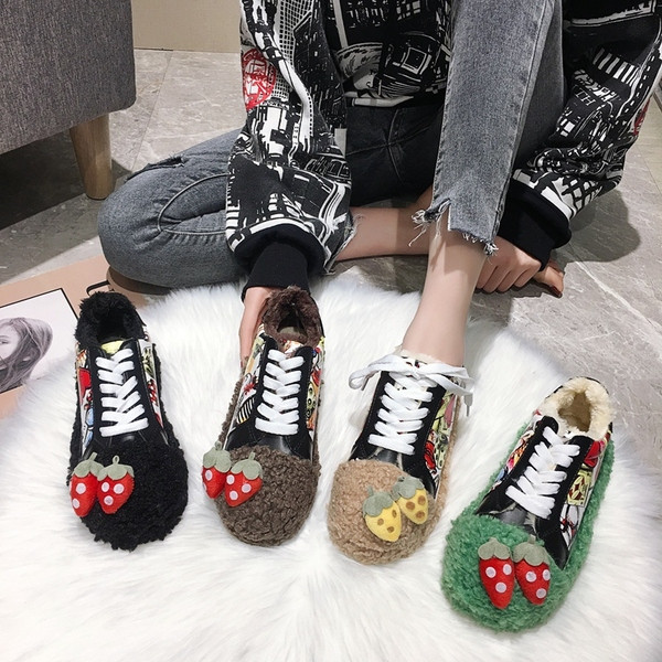 Model nou de pantofi de dama cu element 3D si aplicare de culoare in culoarea verde, maro si bej