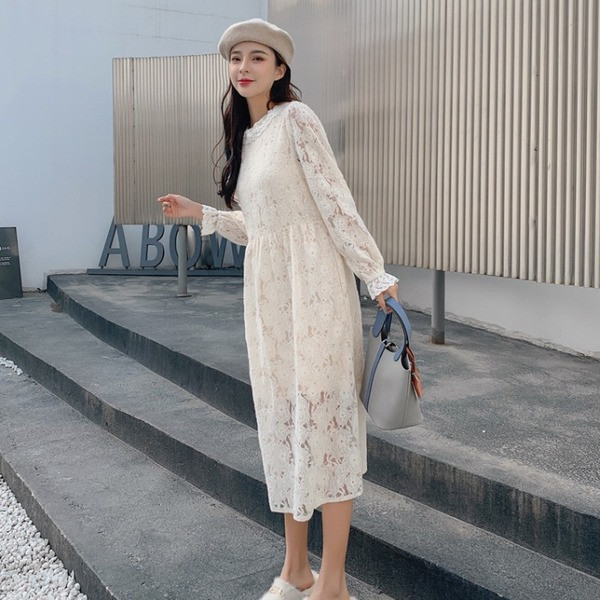 Hosszú, hétköznapi csipkeruha ovális nyakkivágással, fehér és fekete színben