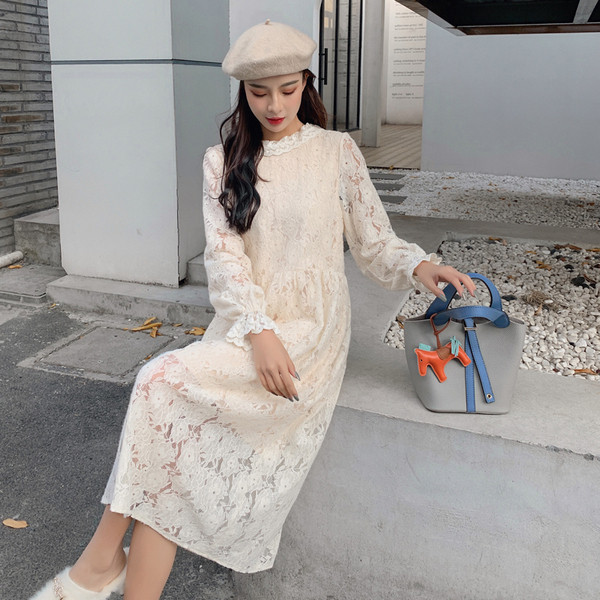 Hosszú, hétköznapi csipkeruha ovális nyakkivágással, fehér és fekete színben