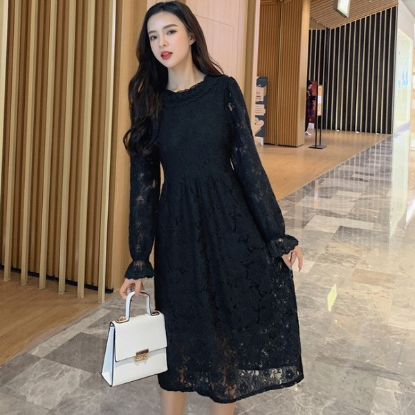 Hosszú, hétköznapi csipkeruha ovális nyakkivágással, fehér és fekete színben