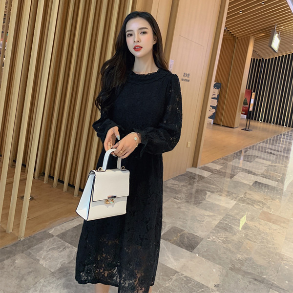 Hosszú, hétköznapi csipkeruha ovális nyakkivágással, fehér és fekete színben