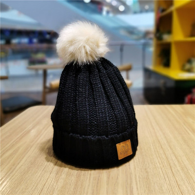 Pălărie de iarnă pentru femei cu căptușeală moale și puf în roz, negru, roz, roșu, gri, alb, bej