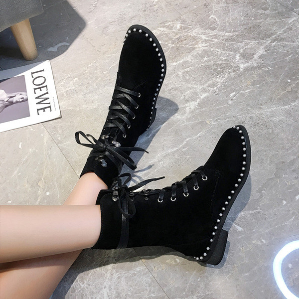 Cizme moderne de dama de culoare neagra - doua modele potrivite pentru iarna