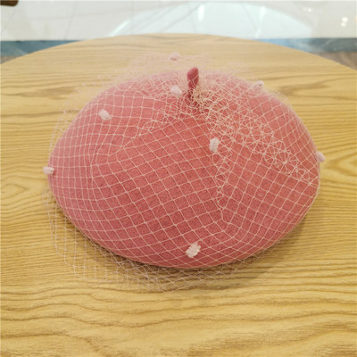 Elegáns női sapka barett típusú hálóval fehér, bézs, piros, fekete, rózsaszín, szürke és barna színekben