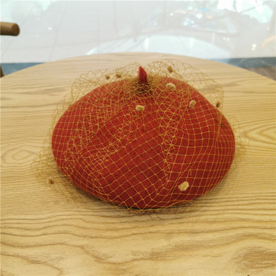 Elegáns női sapka barett típusú hálóval fehér, bézs, piros, fekete, rózsaszín, szürke és barna színekben