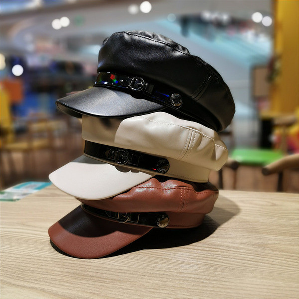 Női sapka ökobőr sapka típusból fehér, fekete és barna színben