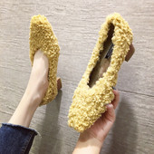 Női pehelycipő vastag alacsony sarkú sárga, fehér és fekete színben