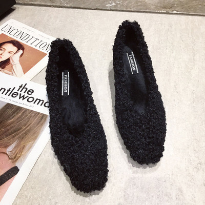 Női pehelycipő vastag alacsony sarkú sárga, fehér és fekete színben