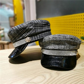 Női kockás sapka fekete, szürke és barna