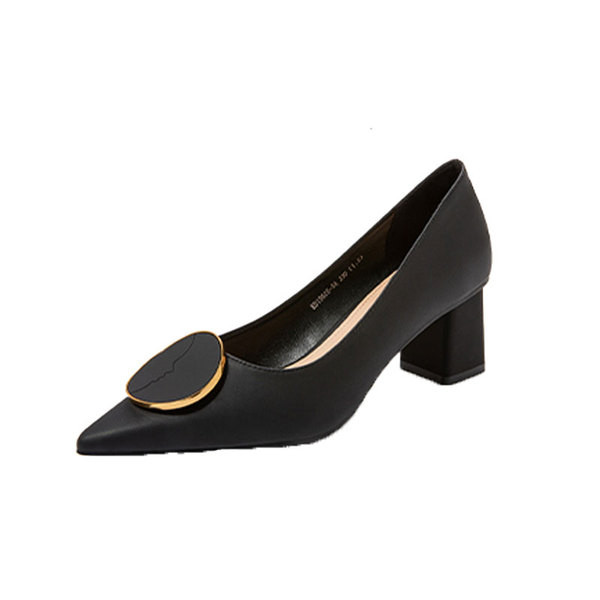 Μοντέρνα γυναικεία παπούτσια μυτερό μοντέλο σε μαύρο, κόκκινο και καφέ χρώμα