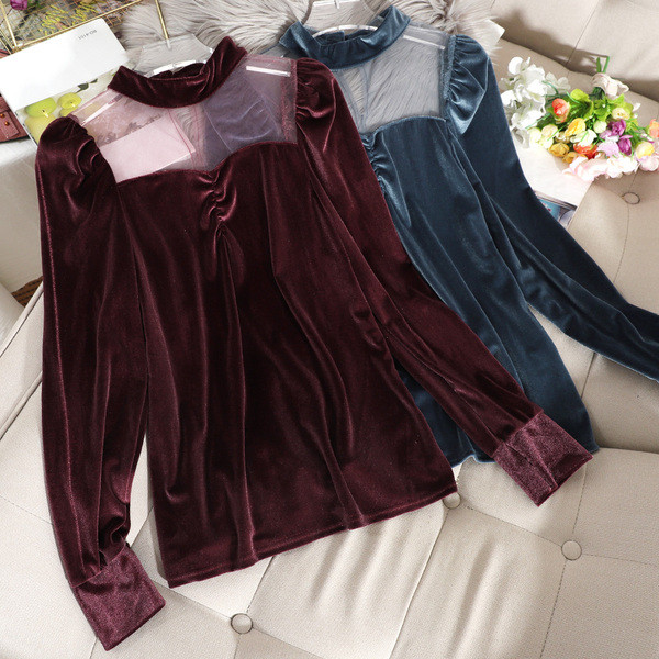 Γυναικεία βελούδινη μπλούζα με χαμηλό κολάρο και πλέγμα σε μπλε, μαύρο και μπορντό χρώμα