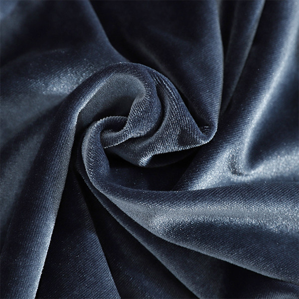 Γυναικεία βελούδινη μπλούζα με χαμηλό κολάρο και πλέγμα σε μπλε, μαύρο και μπορντό χρώμα