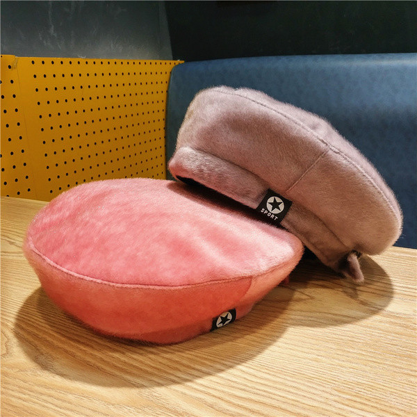 Női plüss sapka retro stílusban fekete, lila, barna és rózsaszín színekben