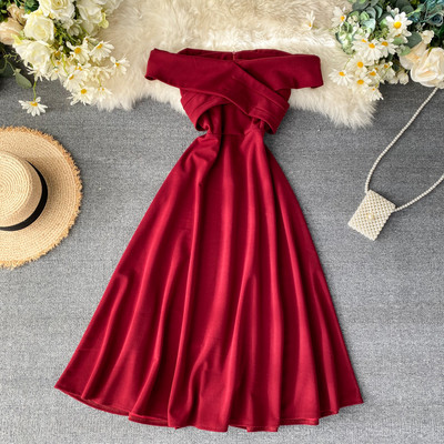 Rochie de dama cu umerii goi in rosu, albastru, verde si maro