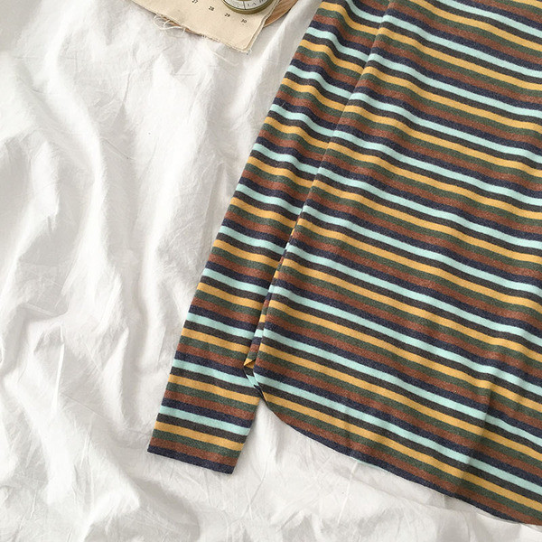 Csíkos női blúz két színben, félmagas gallérral és hosszú ujjal