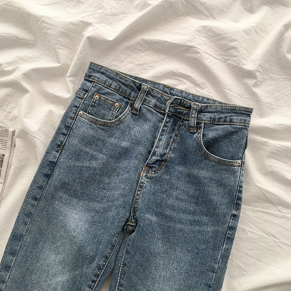 Aktuális kék színű női farmer, magas derékkal és zsebekkel