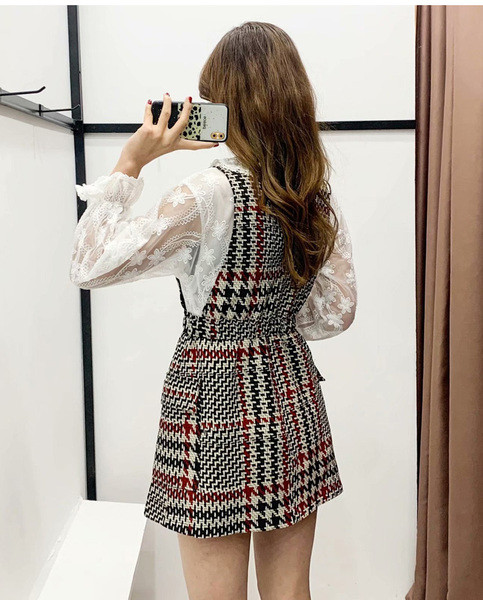 Σύντομο καρό χειμερινό -φθινοπωρινό φόρεμα  με κουμπιά και τσέπες