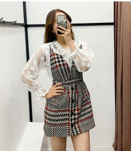 Σύντομο καρό χειμερινό -φθινοπωρινό φόρεμα  με κουμπιά και τσέπες