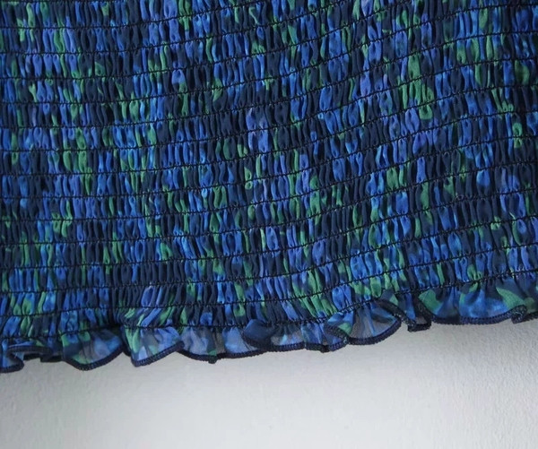 Új modell női blúz csónakos nyakkivágással és hosszú ujjú - retro stílusú kék színben