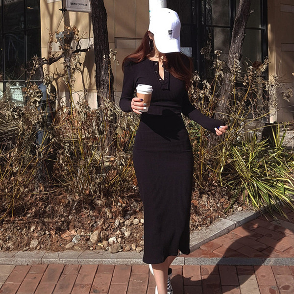 Rochie modernă de damă, cu mâneci lungi și cu fantă în negru