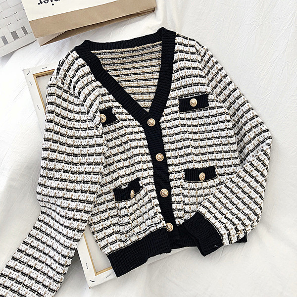 Női alkalmi mellény két színben V-nyakkal és zsebekkel