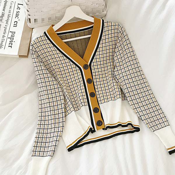 Retro stílusú női kardigán gombokkal és V-nyakkal