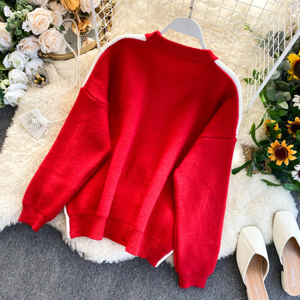 Női pulóver karácsonyi szarvas motívummal és kerek nyakkivágással piros, zöld és szürke színben