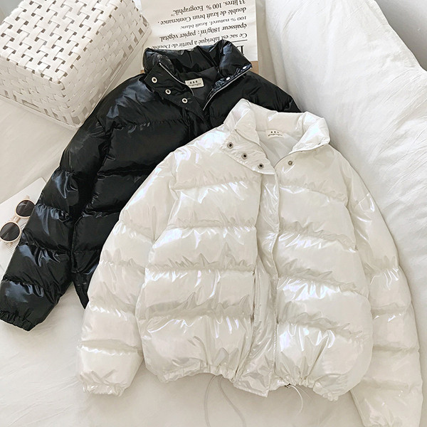 Női alkalmi kabát széles modell fehér és fekete színben