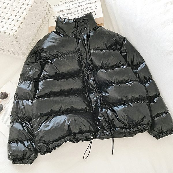 Női alkalmi kabát széles modell fehér és fekete színben