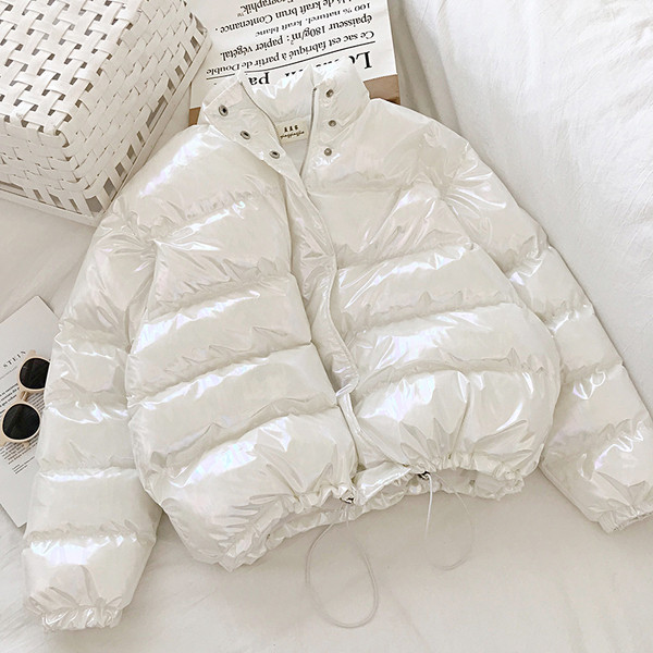 Női alkalmi kabát széles modell fehér és fekete színben