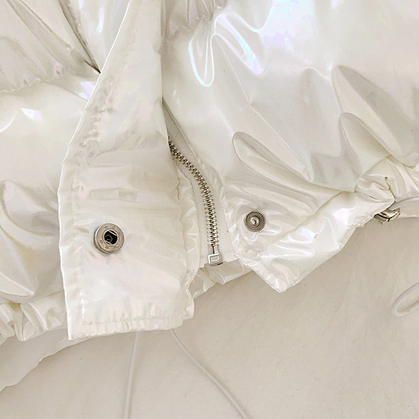 Női alkalmi kabát széles modell fehér és fekete színben