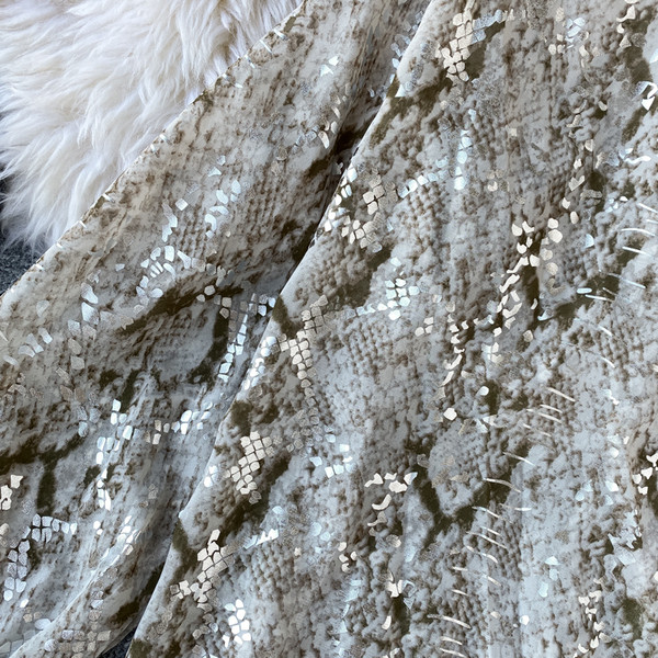 Modern női ing sifonból és állatmintás két színben