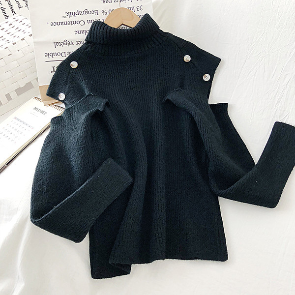 Modern női pulóver három színben, gombokkal és csupasz vállakkal