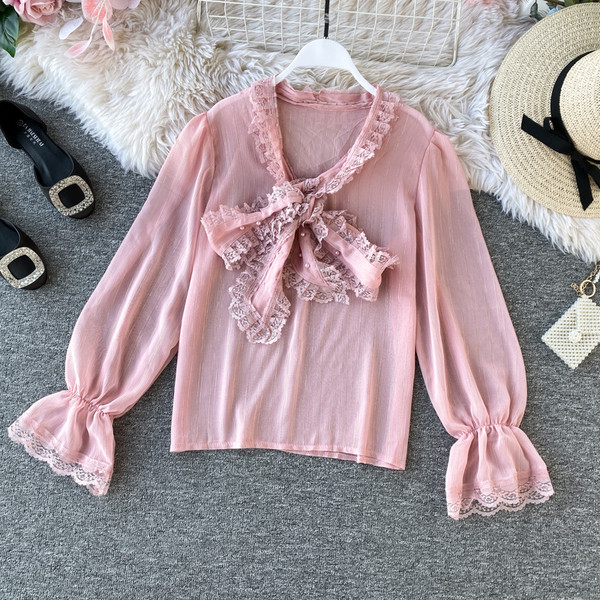 Stílusos női sifon ing csipkével és szalaggal, fekete, fehér, rózsaszín és bézs színben
