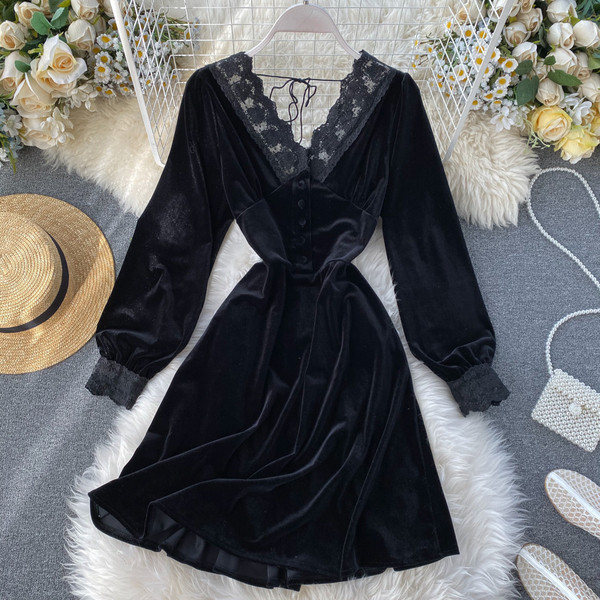 Női ruha V-nyakú, bársonyból és csipkéből készült vékony modell