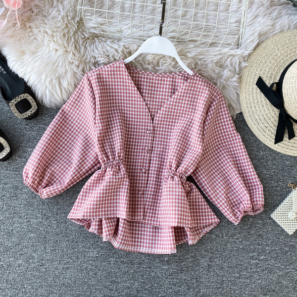 Cămașă de damă modernă în carouri cu nasturi și decolteu spitz în diferite culori