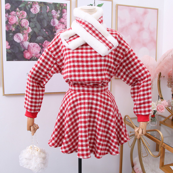 Új modell kockás női pulóver, sál és tweed szoknya szett piros és fekete színben