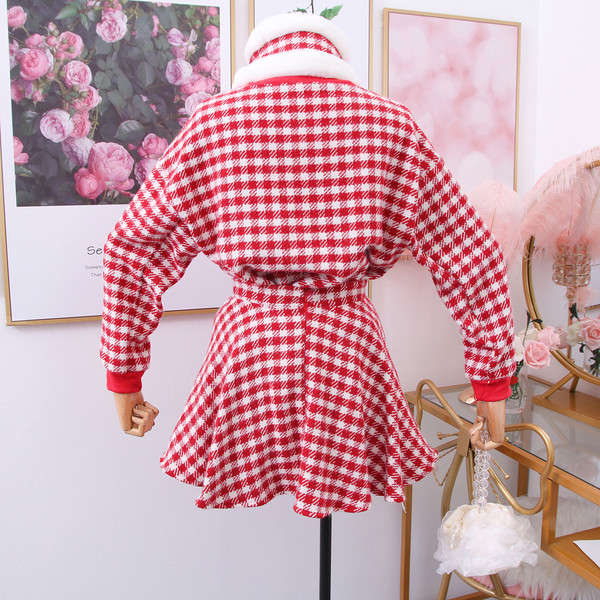 Új modell kockás női pulóver, sál és tweed szoknya szett piros és fekete színben