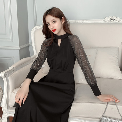 Rochie de dama cu decolteu rotund si maneci sigilate de culoare neagra
