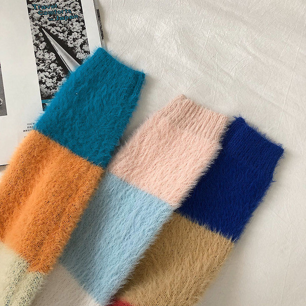 Ριγέ γυναικείο πουλόβερ με  λαιμόκοψη σε τρία χρώματα